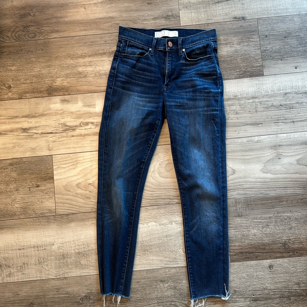 AYR PREMIUM BLUE JEANS W24 L30 SKINNY DISTRESSED HEM